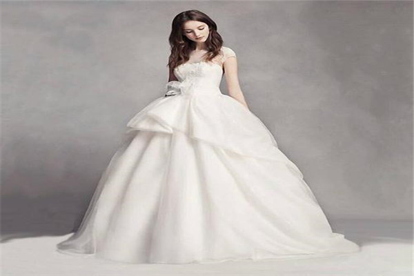 2021婚纱十大品牌排行榜:桂由美上榜 第3西班牙奢华婚纱礼服