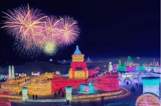 国内最佳十大旅游胜地 上海迪士尼乐园是首选,稻城亚丁浪漫不已