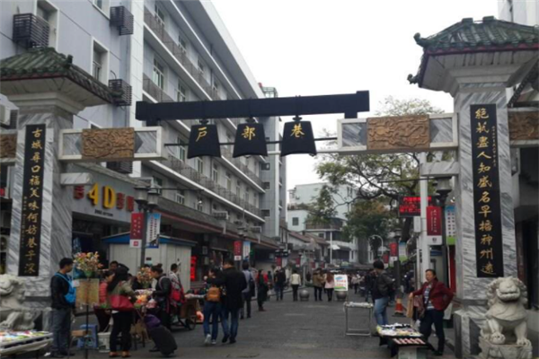 武汉吃货的十大圣地：虎泉街上榜，第三大学生聚集地