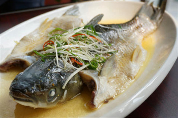 广东十大名鱼排行榜：草鱼肠上榜，第二是生鱼片