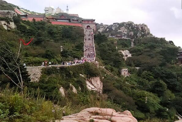 山东十大著名景点，崂山上榜，第一是五岳之首