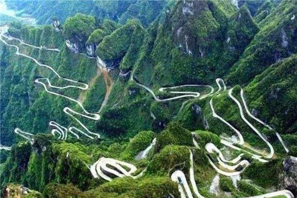 中国十大最美自驾公路 自驾游选这些公路比较好
