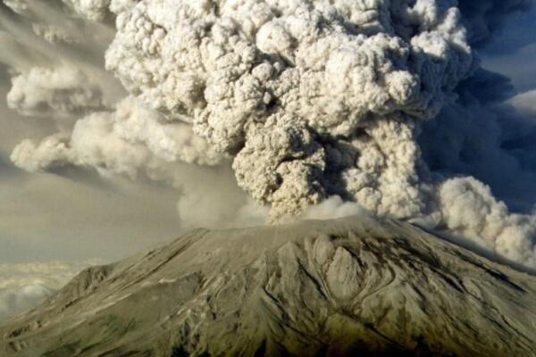 世界十大活火山 没有一个在中国