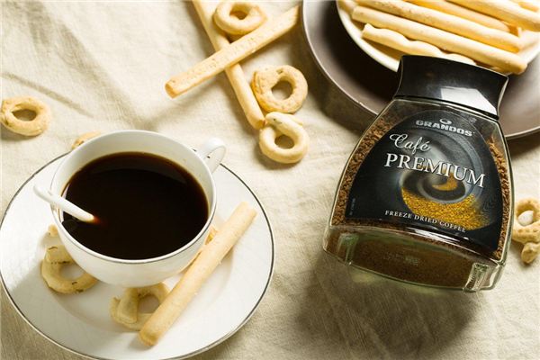 纯黑咖啡十大品牌排行榜 拉瓦萨上榜，麦斯威尔黑咖啡很有特色