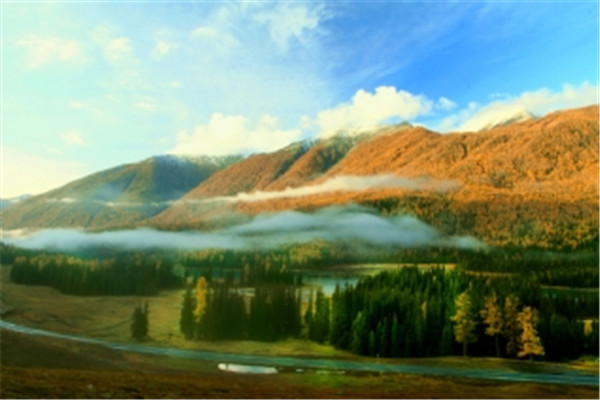 新疆十大景区排名：天山天池第四，第十最现代繁华