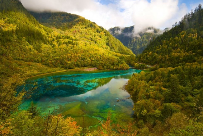 世界十大最美丽的湖泊 死海上榜，五花湖仅列第三