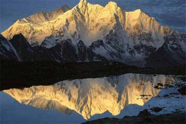 世界十大山峰 珠穆朗玛峰全球最高，第六又称魔鬼峰