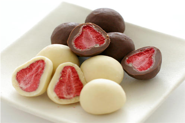 日本最坑爹的8款零食 六花亭草莓夹心巧克力价格超贵