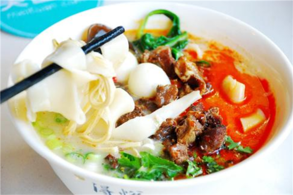 郑州旅游必吃十大美食 烩面很出名胡辣汤有着独特口感