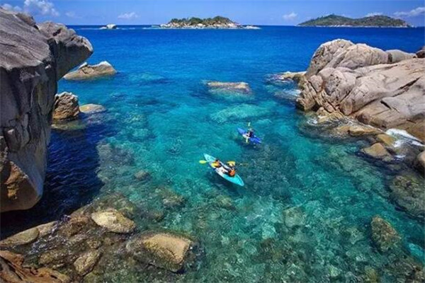 世界最漂亮的十大岛 塞舌尔群岛上榜,圣托里尼岛如世外桃源