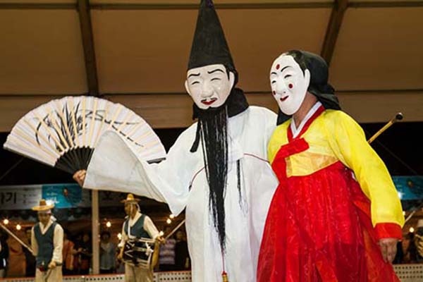 端午节十大国外游玩地点 韩国有着特色的“江陵端午祭”
