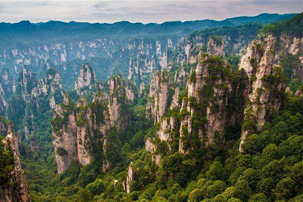 湖南旅游十大必去景区 凤凰古城只能排第三，第一竟是它