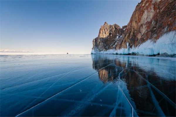 世界十大最美的湖泊 贝加尔湖冬季如冰雪王国，一眼心动之地