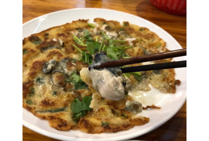 台湾最著名的小吃 卤肉饭人气最高，盐酥鸡很值得尝试