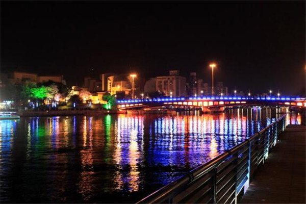 台湾的著名八大景点 台北101居榜首，日月潭必到