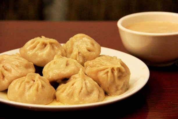 内蒙古十大特色美食：蒙古血肠/羊杂上榜,第一风靡全国