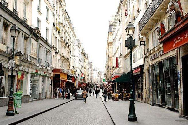 法国巴黎十大旅游景点，能玩还能吃的好玩景点推荐