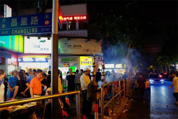 上海本地人去的小吃街 你去的是这几条街吗