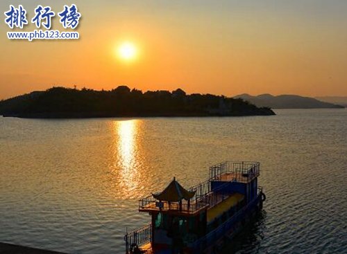 贵州必去的十大旅游景点:黄果树瀑布仅第二