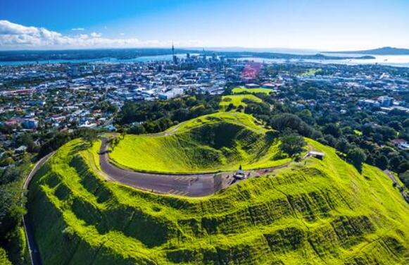 新西兰十大景点，首都惠灵顿一个没有，大多都在奥克兰