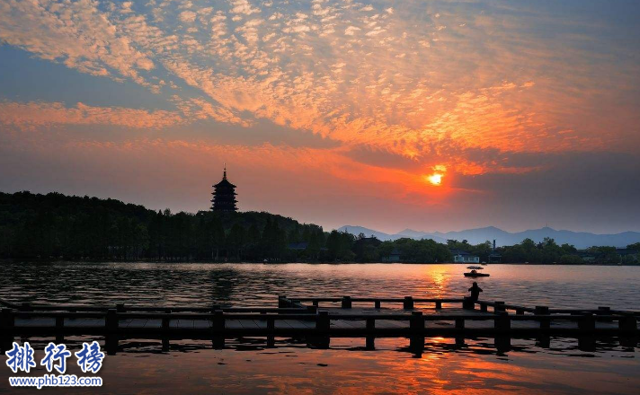 西湖有哪些著名的景点？杭州西湖十大景点介绍