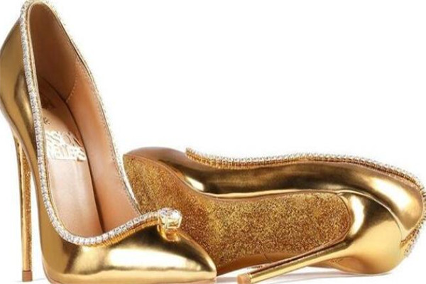 世界十大最贵的鞋 红宝石鞋镶满钻石和宝石,第六售价一亿左右