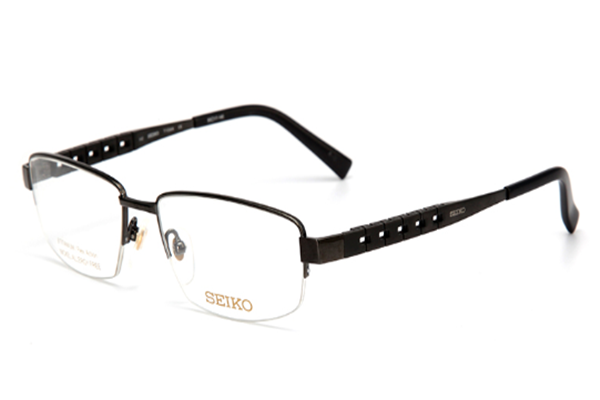 全球十大眼镜架品牌：欧克利上榜，暴龙第三