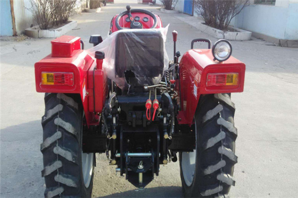 2020农用拖拉机十大品牌：雷沃上榜，东方红第一