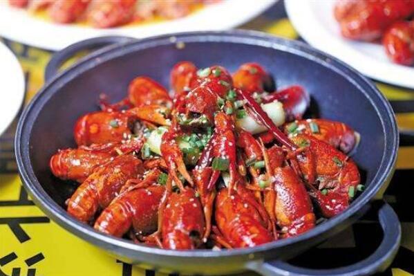 盘点湖南特色的十大传统名吃，剁椒鱼头上榜，第二最具代表性