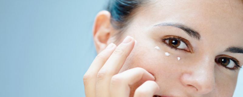 眼霜怎么用不长脂肪粒  眼霜不长脂肪粒的用法