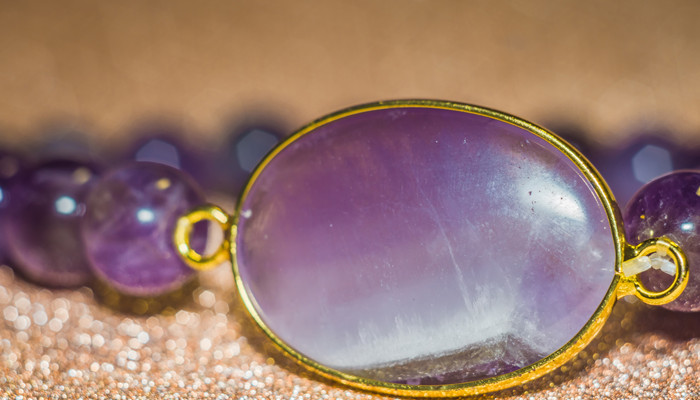 紫色手镯是什么材质