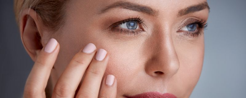 女性皮肤干燥的原因  女性皮肤干燥有哪些原因