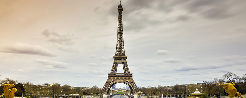 法国埃菲尔铁塔有多高 法国埃菲尔铁塔的高度