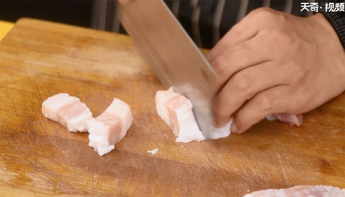 冻豆腐红烧肉的做法 冻豆腐红烧肉怎么做