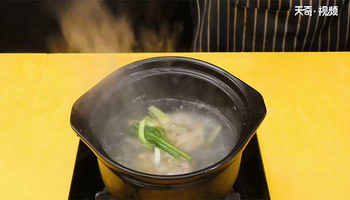 墨鱼排骨汤的做法 墨鱼排骨汤怎么做