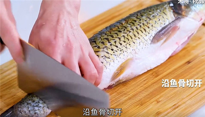 香辣草鱼怎么做 香辣草鱼的做法