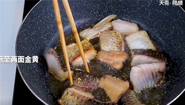 香辣草鱼怎么做 香辣草鱼的做法