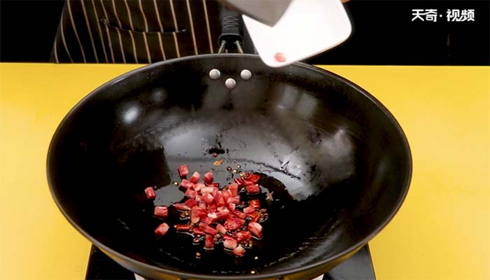 腊肠豌豆粒的做法 腊肠豌豆粒怎么做